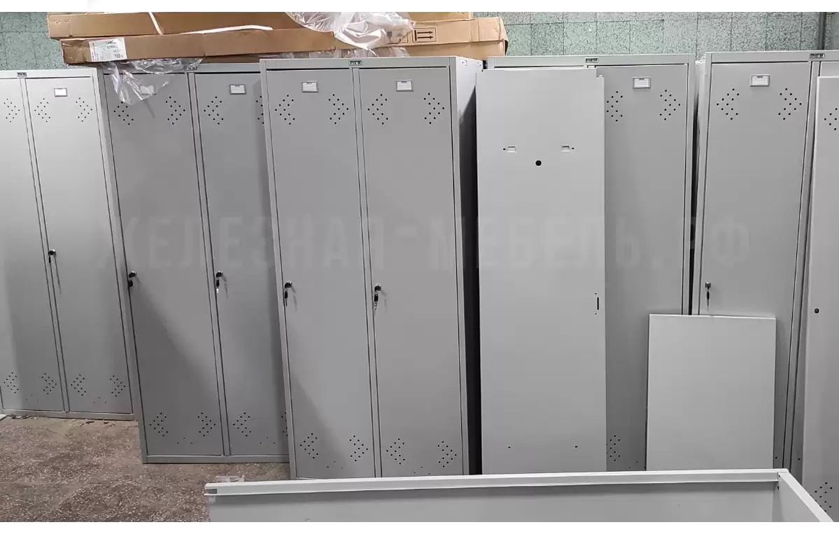 Шкафы для раздевалки в подвальном помещении г. Керчь